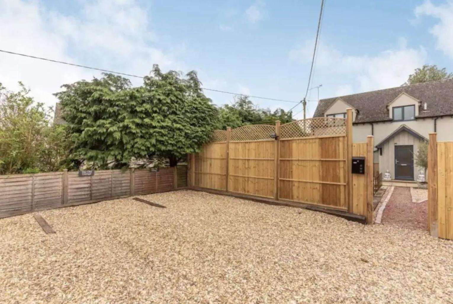 Cotswold Holiday Let With Hot Tub - The Old Garage Чиппинг-Нортон Экстерьер фото
