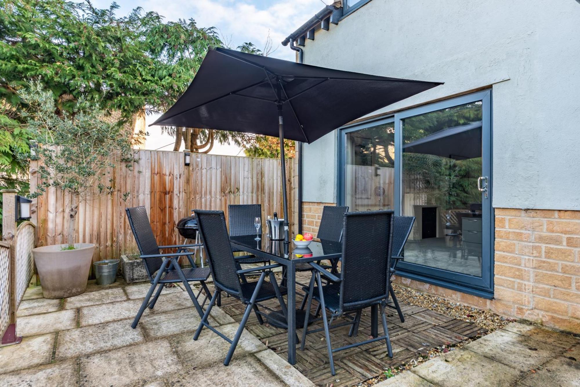 Cotswold Holiday Let With Hot Tub - The Old Garage Чиппинг-Нортон Экстерьер фото