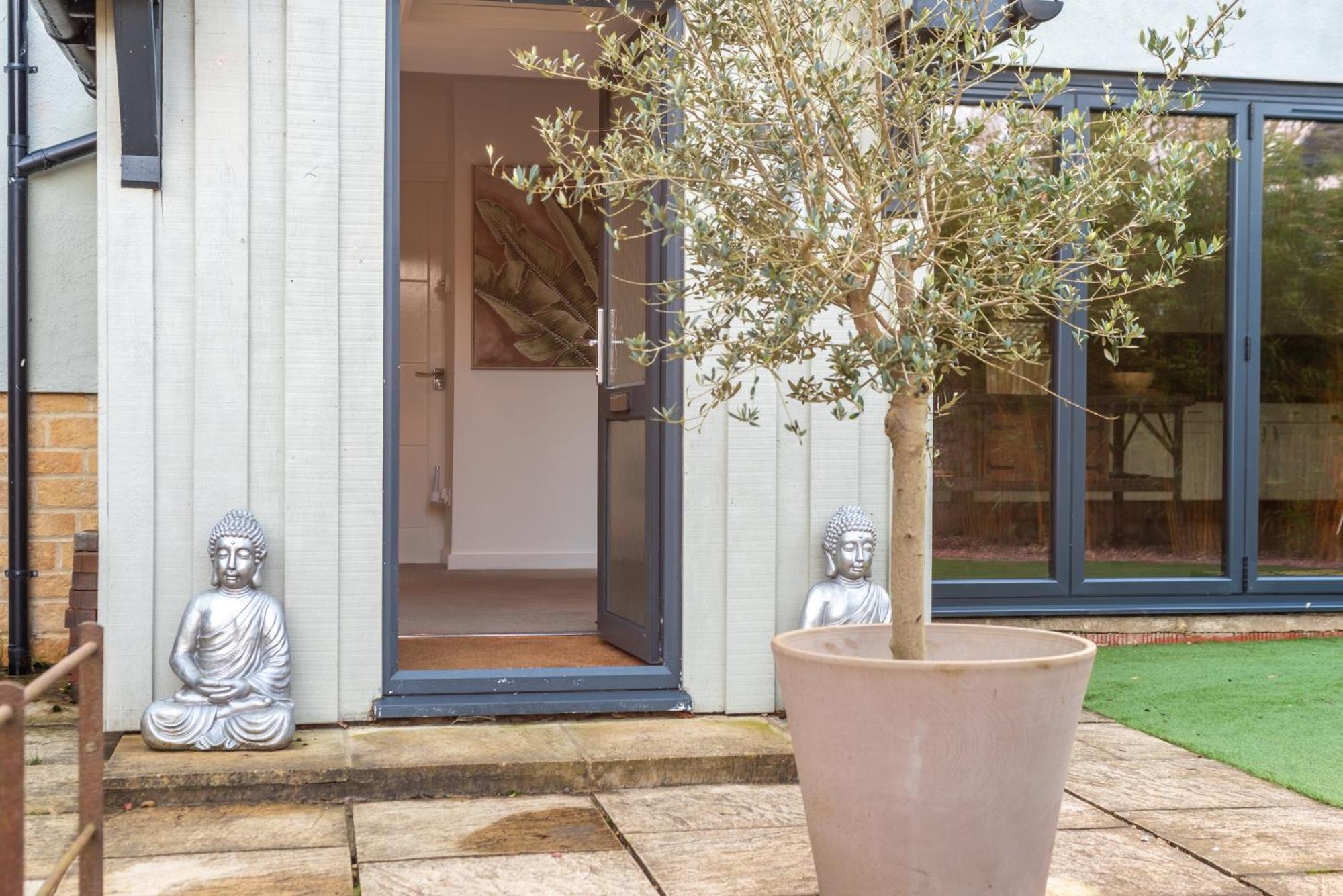 Cotswold Holiday Let With Hot Tub - The Old Garage Чиппинг-Нортон Экстерьер фото