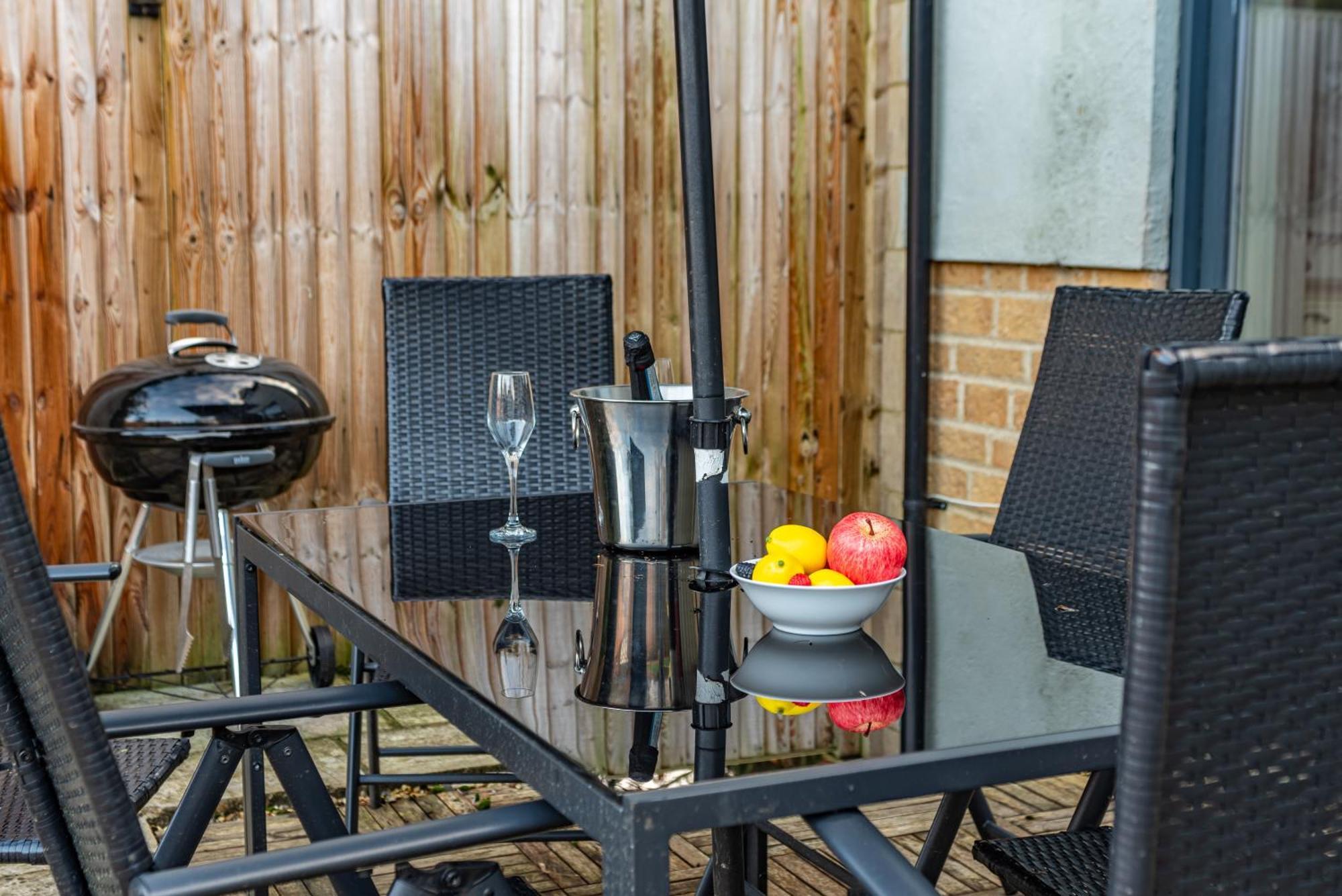 Cotswold Holiday Let With Hot Tub - The Old Garage Чиппинг-Нортон Экстерьер фото