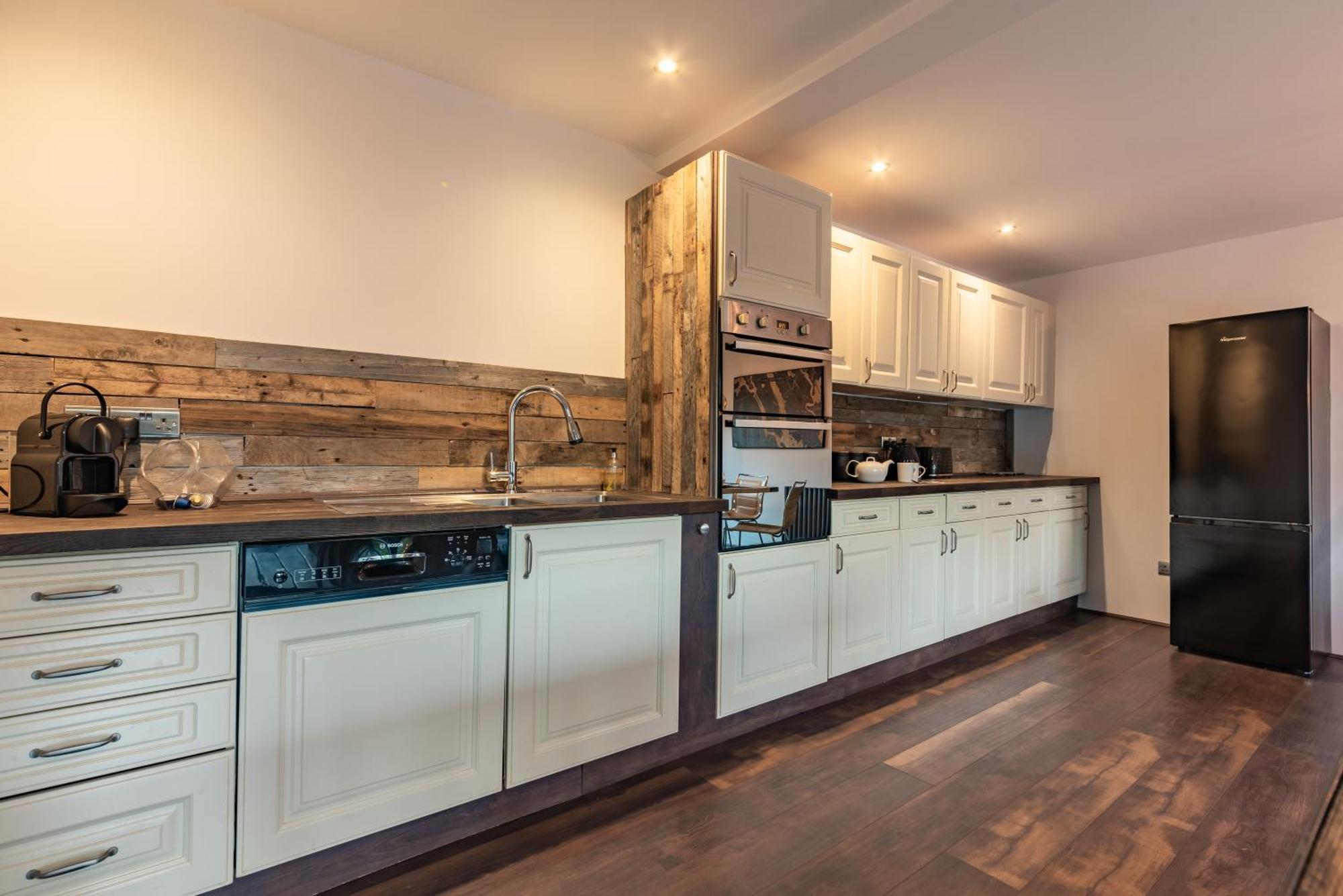 Cotswold Holiday Let With Hot Tub - The Old Garage Чиппинг-Нортон Экстерьер фото